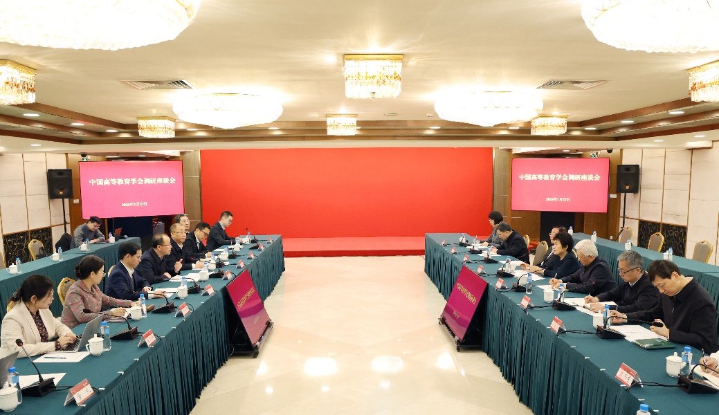 他与同时代倡导实业救国